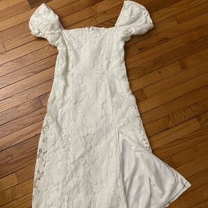 White puffy sleeve with slit dress